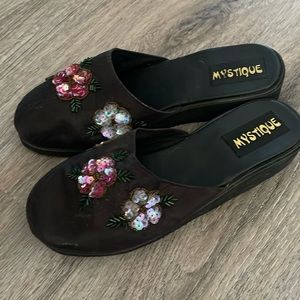 Mystique Boutique Slip on Slides Size 6